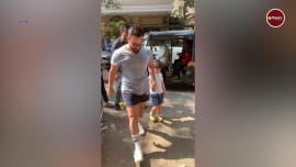 watch latest video of taimur with father saif ali khan is going viral watch latest video of taimur with father saif ali khan is going viral