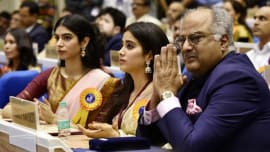 Janhvi, Khushi & Boney Kapoor receive late Sridevi’s award Janhvi, Khushi & Boney Kapoor receive late Sridevi’s award