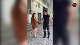 alia bhat spotted with ranbir kapoor where her baby bump is visible fans say pregnency glow alia bhat spotted with ranbir kapoor where her baby bump is visible fans say pregnency glow