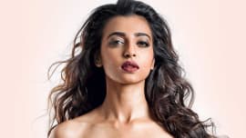Watch The Savage Replies Of Actress Radhika Apte To Media And Paparazzi. Watch The Savage Replies Of Actress Radhika Apte To Media And Paparazzi.