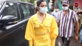 pushpa actress rashmika mandanna faces oops moment during a live show pushpa actress rashmika mandanna faces oops moment during a live show
