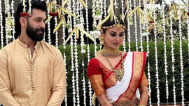 Mouni Roy and Sooraj Nambiar tied the knot, pictures from the wedding surfaced Mouni Roy and Sooraj Nambiar tied the knot, pictures from the wedding surfaced