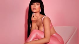 Kylie Jenner becomes the first woman to gain 300M followers Kylie Jenner becomes the first woman to gain 300M followers