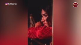 trending viral video of kriti sanon showing bold pose in bedroom trending viral video of kriti sanon showing bold pose in bedroom