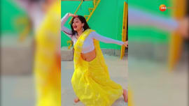 viral desi cute girl dance video yellow saree salman khan song Chandi Ki Daal Par see hot moves snmp viral desi cute girl dance video yellow saree salman khan song Chandi Ki Daal Par see hot moves snmp