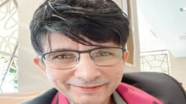 KRK ने बॉलीवुड के तीनों खान पर साधा निशाना, बोले- मिस्टर परफेक्शनिस्ट का करियर तो खत्म, अब शाहरुख खान की बारी.... KRK ने बॉलीवुड के तीनों खान पर साधा निशाना, बोले- मिस्टर परफेक्शनिस्ट का करियर तो खत्म, अब शाहरुख खान की बारी....